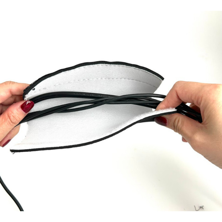 Kabelholder til skrivebord