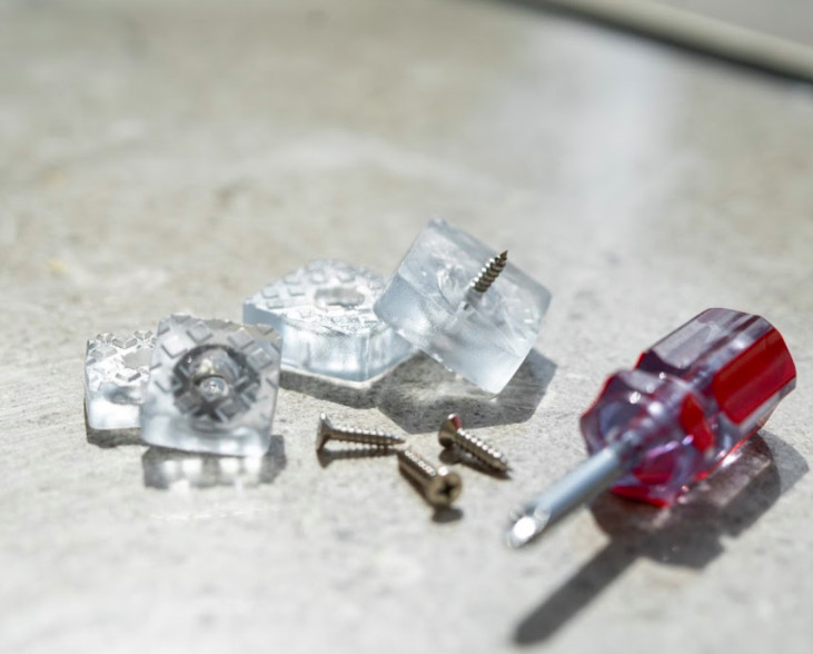 Anti Slip Transparent Furniture Pads, In Rubber with Screw